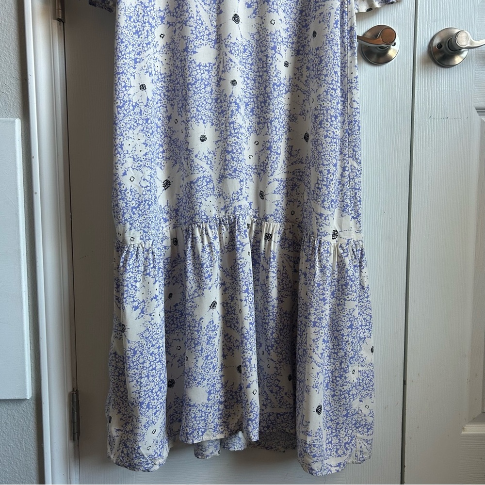 Nobody’s Child white and purple half sleeve floral midi dress - Picture 4 of 10